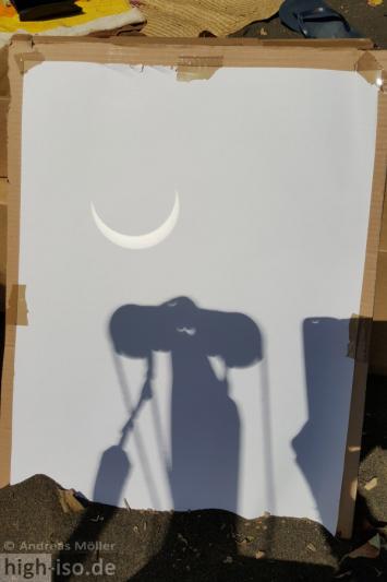 Projektion der Sonne mit Hilfe eines Fernglases