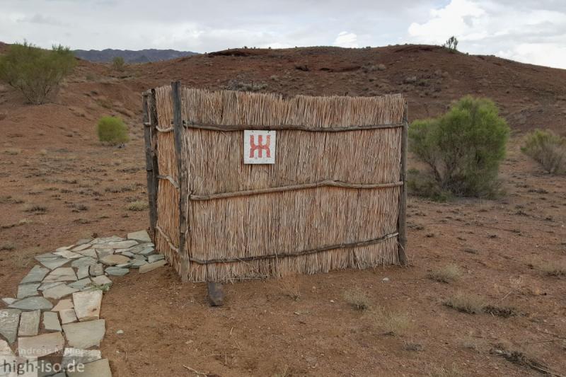 Toilette mitten in der Wüste